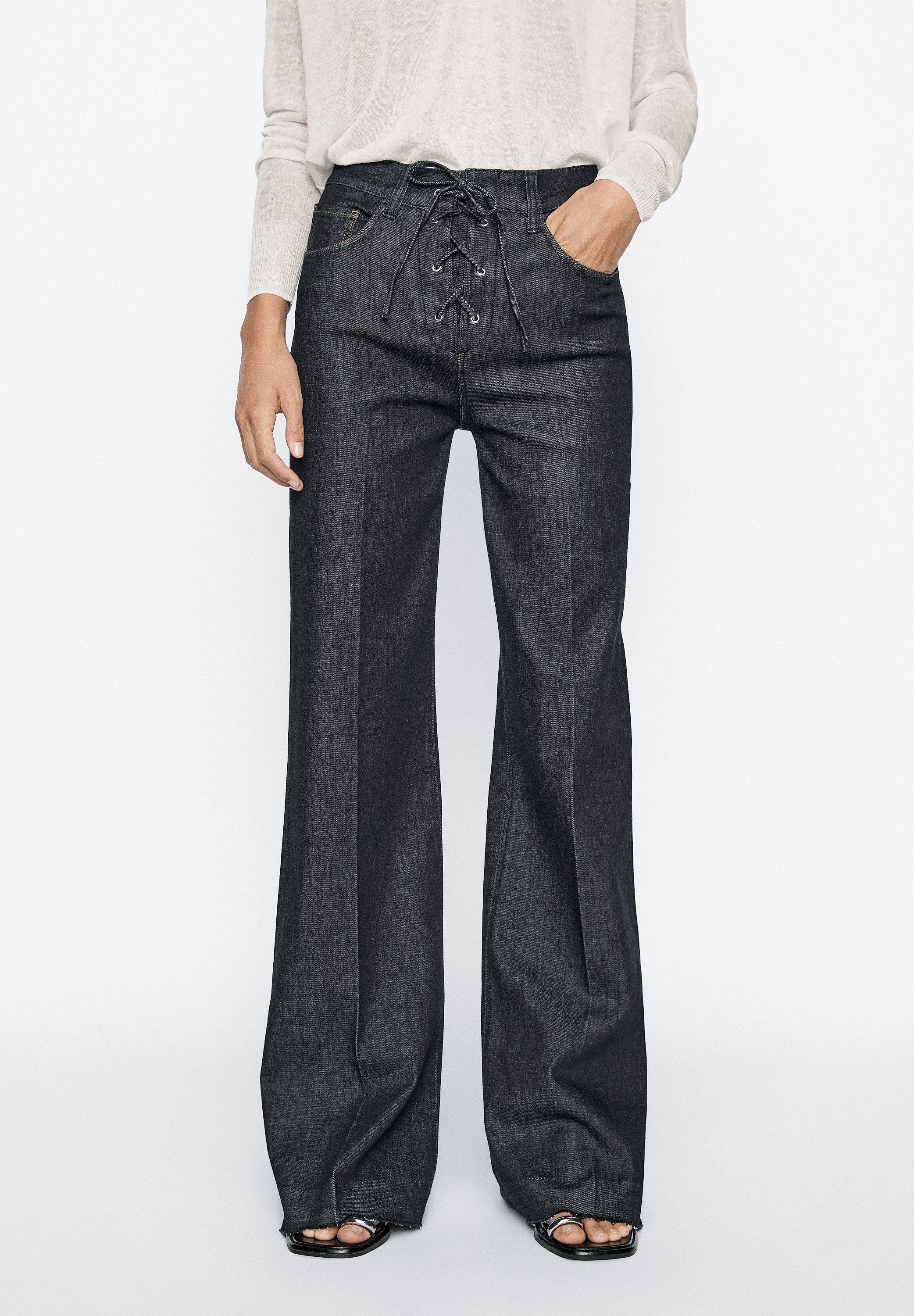 ◆Massimo Dutti◆ Flare jeans with tie detailing Massimo Dutti FLARE FIT WITH LACE-UP DETAIL - Flared Jeans