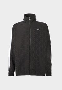 Μαύρο μπουφάν με φερμουάρ πλήρους μήκους, με διακριτικό γεωμετρικό μοτίβο, λευκό λογότυπο Puma στο στήθος και λευκές ρίγες που κατεβαίνουν στα μανίκια.