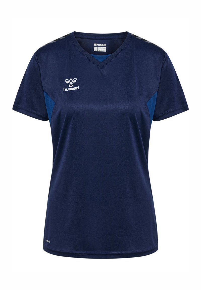Granatowa koszulka sportowa wykonana z gładkiego materiału, z dekoltem w serek, krótkimi rękawami i kontrastowymi niebieskimi panelami po bokach. Zawiera logo.