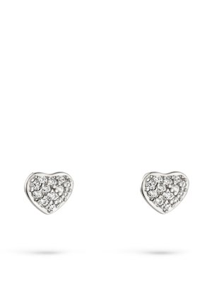 Paar herzförmige silberne Ohrstecker mit kleinen, klaren Edelsteinen, die auf der Vorderseite angeordnet sind.