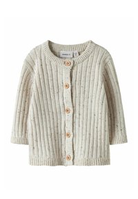 Cardigan côtelé beige clair en maille douce, avec six boutons en bois sur le devant et un col rond à manches longues.