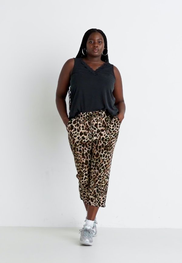 CARGOLDTRASH LIFE CLASSIC KNICKERS - Trousers - light taupe/chicory coffee2