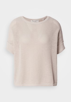 Svetlo bež pleteni pulover z ohlapnim krojem, okroglim ovratnikom in kratkimi ovitimi rokavi. Ima odprto tkanino in rebrast rob.