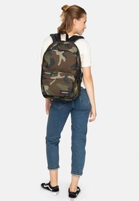 Eastpak BACK TO WORK - Sac à dos - camo