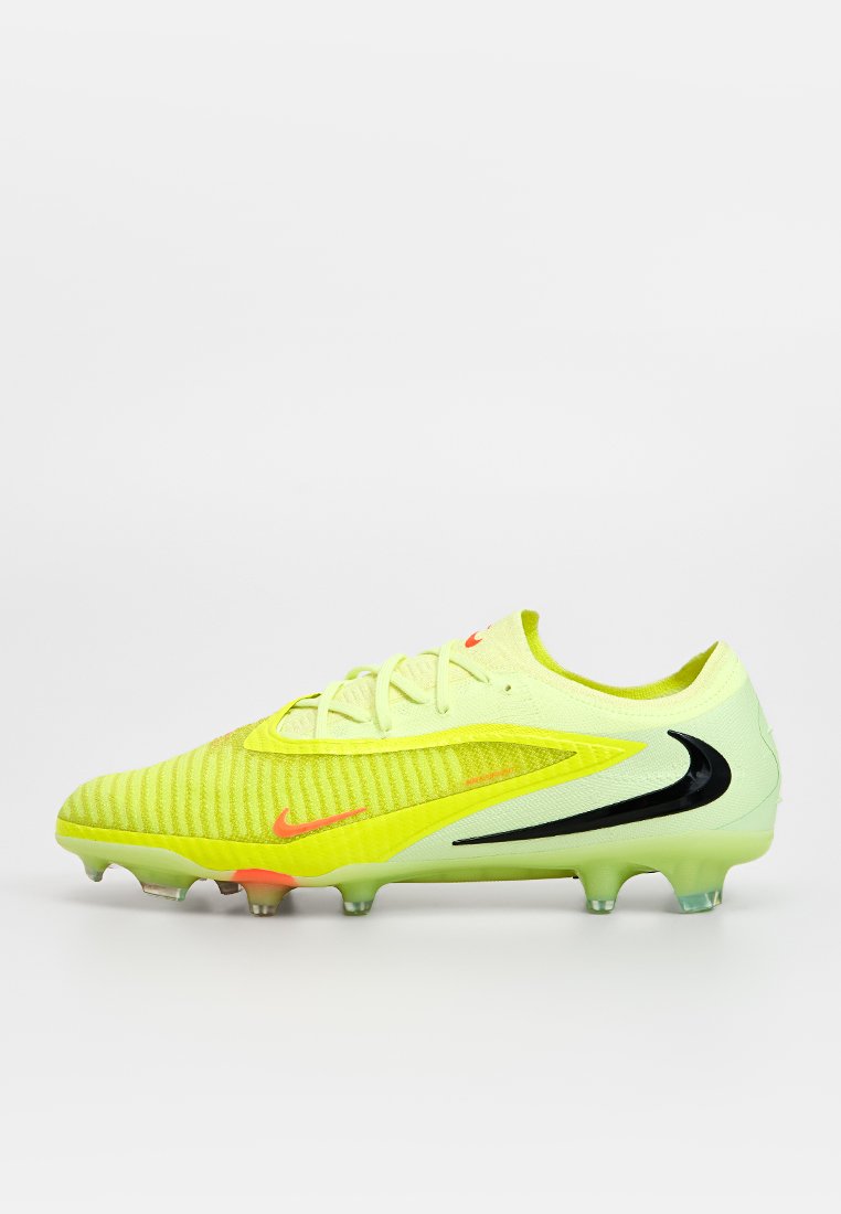 Botines de fútbol para terreno firme