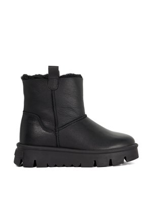 Winter boots - black