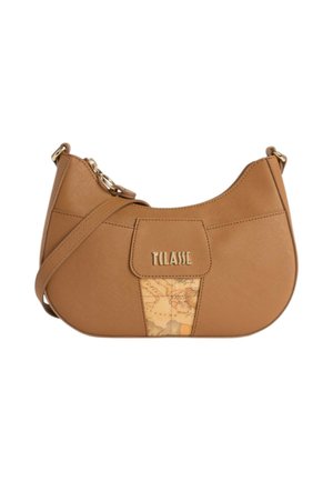 Piccola borsa a tracolla in pelle marrone chiaro con forma curva, logo "T CLASSE" color oro, e dettaglio di una mappa vintage stampata sul davanti.