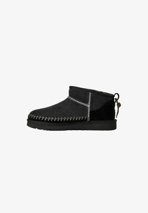 UGG, STIVALETTI - Stivali da neve - nero