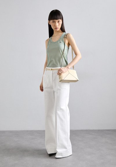 Victoria Beckham CROSSBODY - Torba preko tijela - ivory