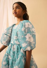 Laura Ashley FLEURIR TOURMALINE - REGULAR FIT - Denné šaty - mid blue