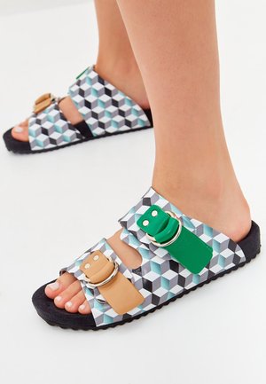 Sandalias planas - green