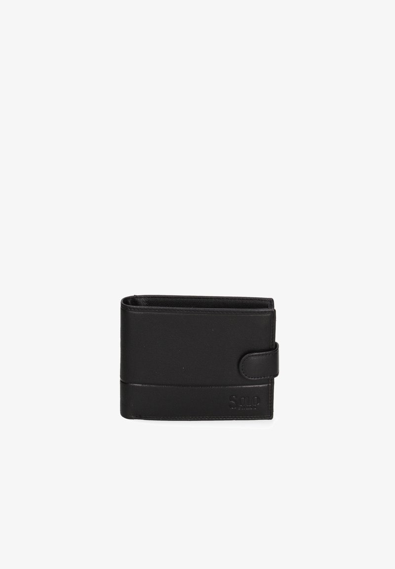 Portafoglio in pelle nera con una texture liscia, forma rettangolare, chiusura a scatto e logo embossato sul lato. Design compatto e minimalista.