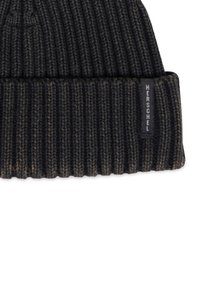 Tmavo šedá pletená čiapka s rebrovým textúrom, so založeným okrajom a malou čiernou etikettou s nápisom "HERSCHEL" vytlačeným na bielo.