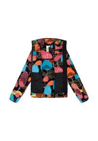 Fleecejacke mit einem lebhaften mehrfarbigen Blumenmuster auf schwarzem Hintergrund, mit schwarzen Stoffakzenten und zwei Fronttaschen.