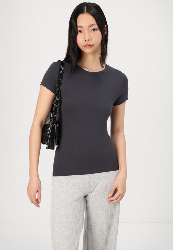 SOFT TOUCH - Basic T-shirt - stone2