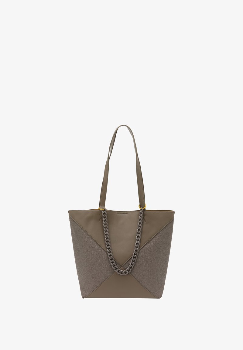Tote bag i dæmpet taupe læder, med en tekstureret trekantsbund, glat overdel, flettet rem og guldsmykker.