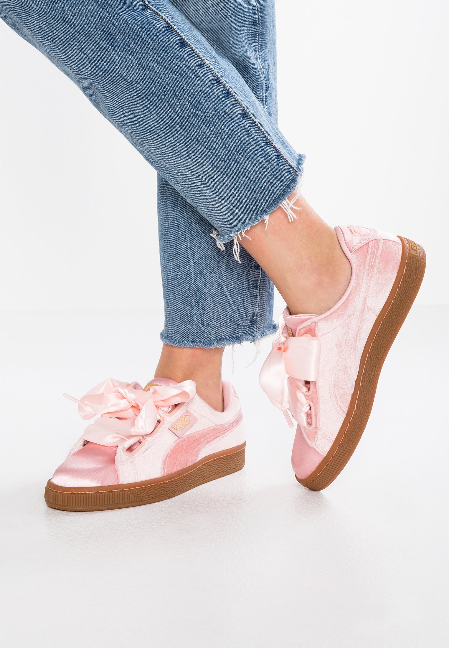 puma basket trainers pink