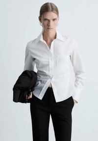Mango Hlače - black