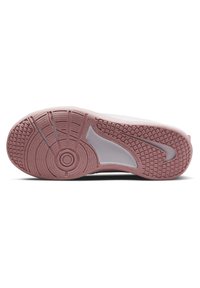 Nike Performance OMNI MULTI COURT UNISEX - Sapatilha de treino - pink foam/white hyper pink med soft pink