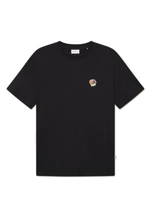 T-shirt en coton noir à manches courtes, col rond, avec un petit design de rose brodé en orange, rose et vert sur la poitrine gauche.