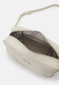 Calvin Klein - Torba na ramię