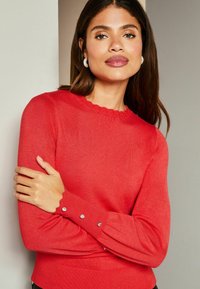 Lipsy LONG SLEEVE SCALLOP DETAIL REGULAR FIT - Strickpullover - pomegranate pnk