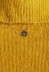 Rich & Royal Sweter