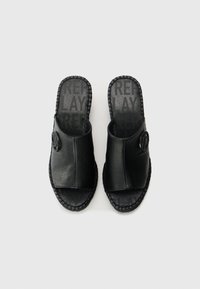 Thumbnail Image 4