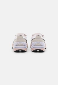 Nike Sportswear W NIKE WAFFLE ONE - Sapatilhas - white/black/pink oxford/pearl pink/photon dust/summit white