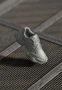 U9060 UNISEX - Sneakers laag - raincloud