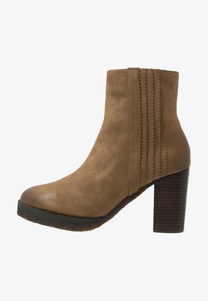 Liebeskind Berlin, Bottines à plateau - taupe