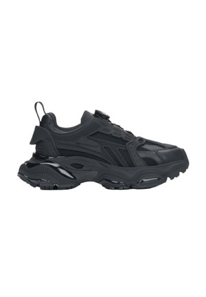 SNEAKERSY NA GRUBEJ PODESZWIE - Trainers - black