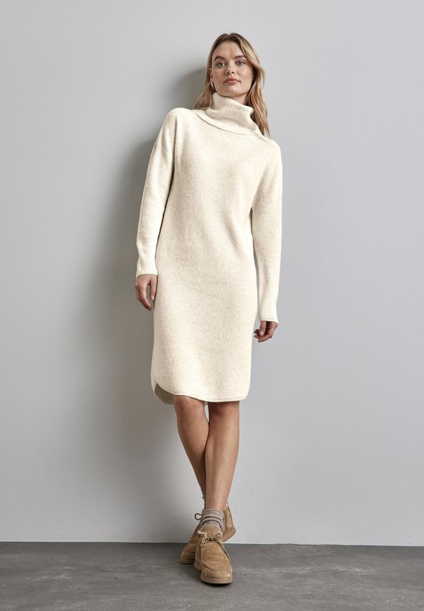 MIT ROLLKRAGEN - Strickkleid - weiß
