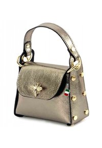 Metalen gouden handtas met ronde handgreep, klep met een bij-embleem en gouden studs als accenten. Charm in de vorm van de Italiaanse vlag bevestigd.