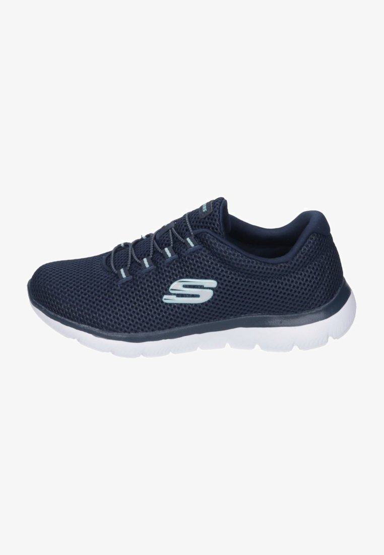 Shoe sportiv din plasă de marină cu talpă din cauciuc alb, având accente de un albastru deschis, vârf rotund și sistem de închidere cu șireturi. Design respirabil și superior texturat.