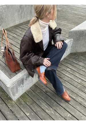 JoDis Shoes SALMO - Loaferit/pistokkaat - cognac