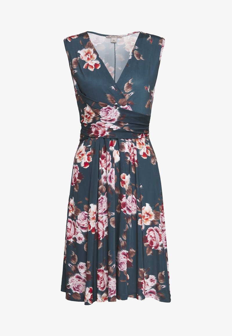 Robe sans manches à longueur genou avec un fond bleu sarcelle foncé et un imprimé floral en rose, blanc et marron, dotée d'un col en V et de détails froncés à la taille.