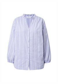 Camisa de botón color lila con mangas largas y abullonadas, y un cuello con volantes. Presenta rayas verticales y patrones florales en todo el tejido.