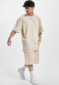 Rocawear SHORTY - Šortky - beige