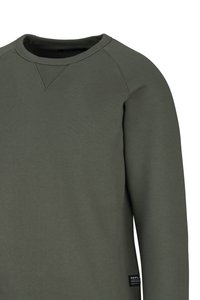 Grüner Sweatshirt mit einem gerippten Rundhalsausschnitt, Raglanärmeln, strukturiertem Schulterdetail und einem schwarzen Logotag auf der unteren rechten Seite.