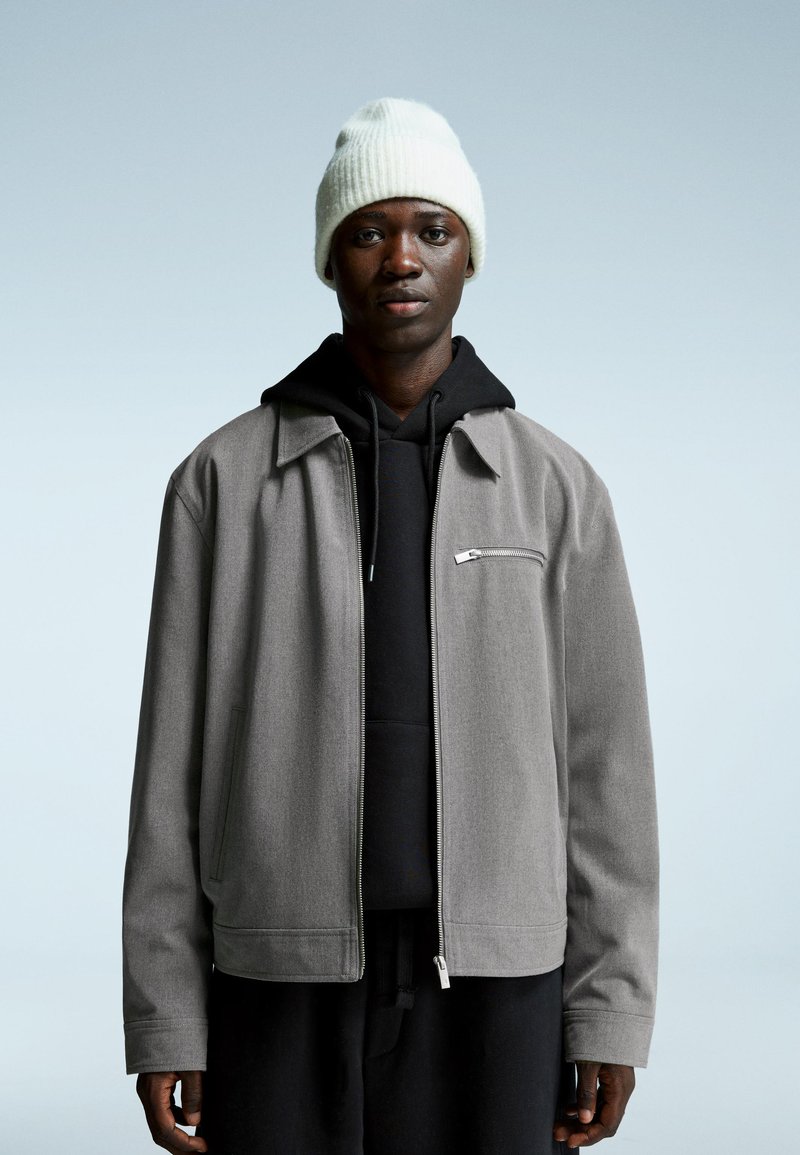 Bershka OVERSHIRT ZIP-UP - Light jacket - grey