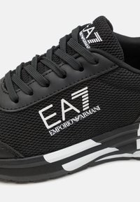 EA7 Emporio Armani UNISEX - Tenisice - black/white