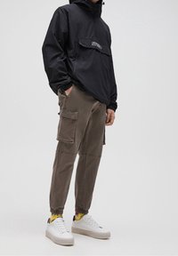 PULL&BEAR Giacca leggera - black