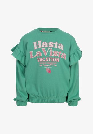 Groen sweatshirt met geschulpte schouderdetails en roze tekst "Hasta La Vista Vacation" met kleinere decoratieve zinnen en hibiscusbloemen.