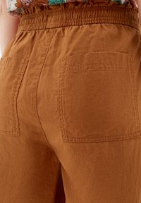 QS Shorts - brown