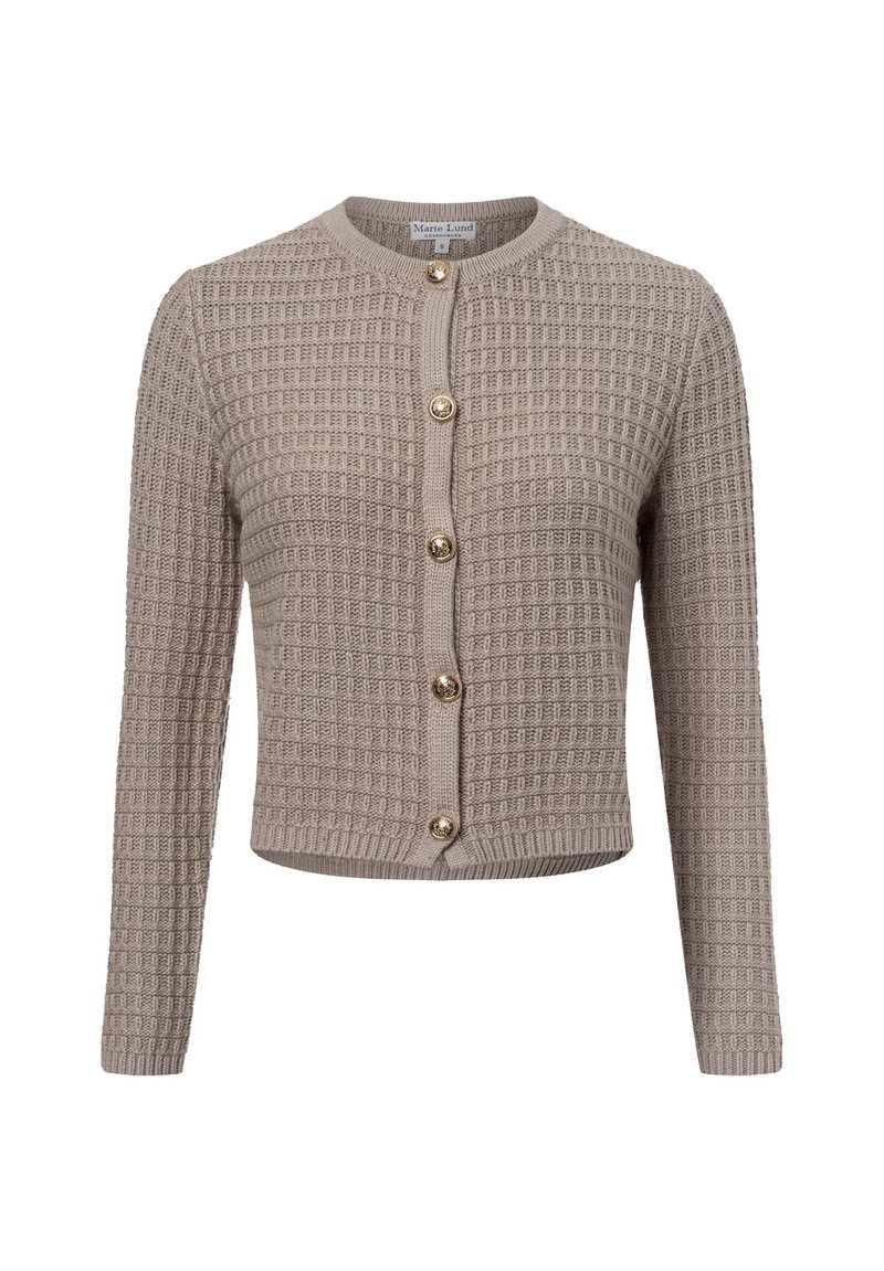 Beige gebreide cardigan met een textuurpatroon, ronde halslijn en gouden knopen aan de voorkant. Lange mouwen en cropped fit.