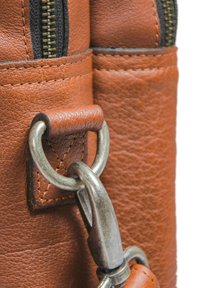 Still Nordic STILLCLEAN BRIEF 2 ROOM - Attachetasker - brown
