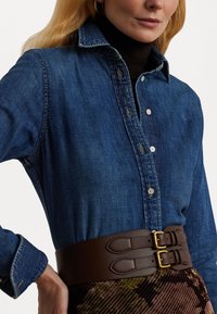 Lauren Ralph Lauren CLASSIC FIT DENIM SHIRT - Blusa - harvest wash
