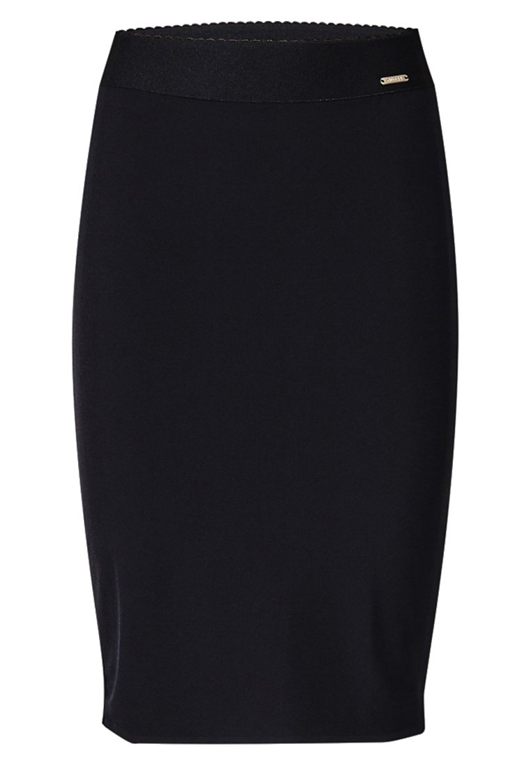 Schwarzer Bleistiftrock aus dehnbarem Material, taillierte Passform, glatte Textur, mit breitem Bund und einem kleinen metallischen Logo-Highlight.