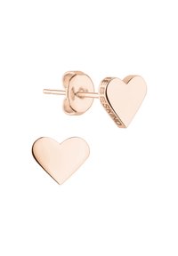 Roze gouden hartvormige oorstudden met een gepolijste afwerking en een postback, met gegraveerd merkteken op één oorbel.
